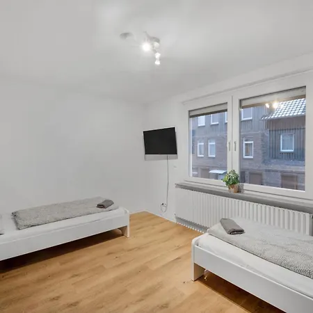 Moderne Wohnung Mit Garten & Kueche Celle Exterior photo
